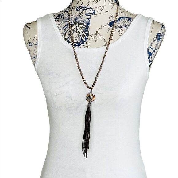 BOHO Tassel Necklace with pearls and brown Leather - Picture 5 of 13